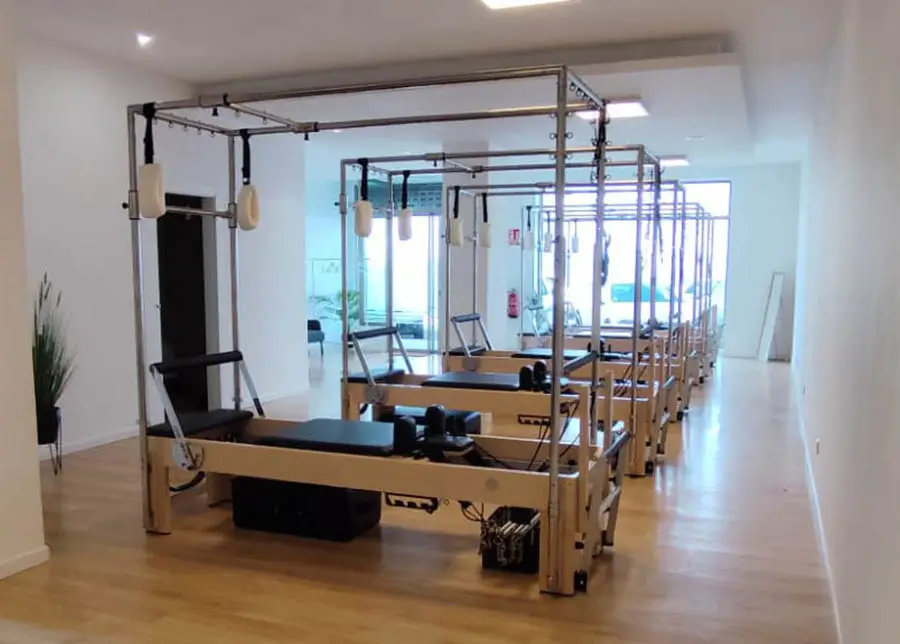 Vero haciendo pilates en Lessenzia Pilates en cambados pontevedra imagen 9