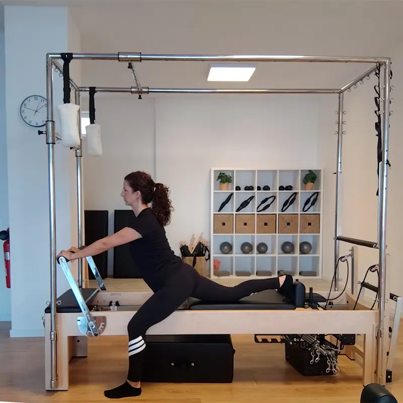 Vero haciendo pilates en Lessenzia Pilates en cambados pontevedra imagen 13
